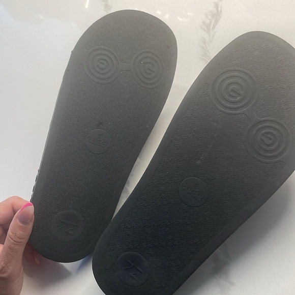 black gucci slides … - Picture 5 of 5
